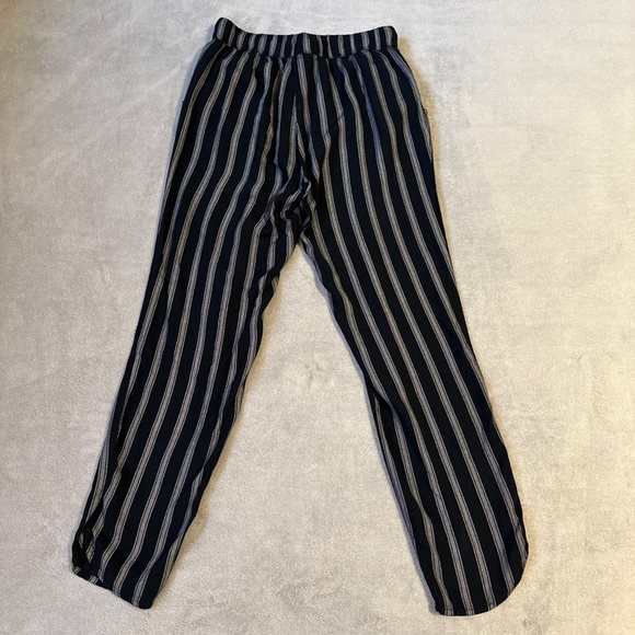 American Eagle Women's Pull-On Straight Leg Comfy Lightweight Pants Size S Black - Picture 7 of 7